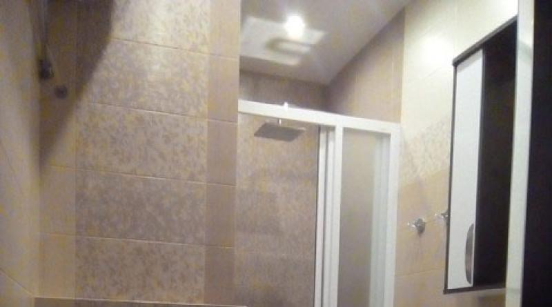 Идеи дизайна ванной комнаты с душевой кабиной Ремонт ванны с душевой кабинкой